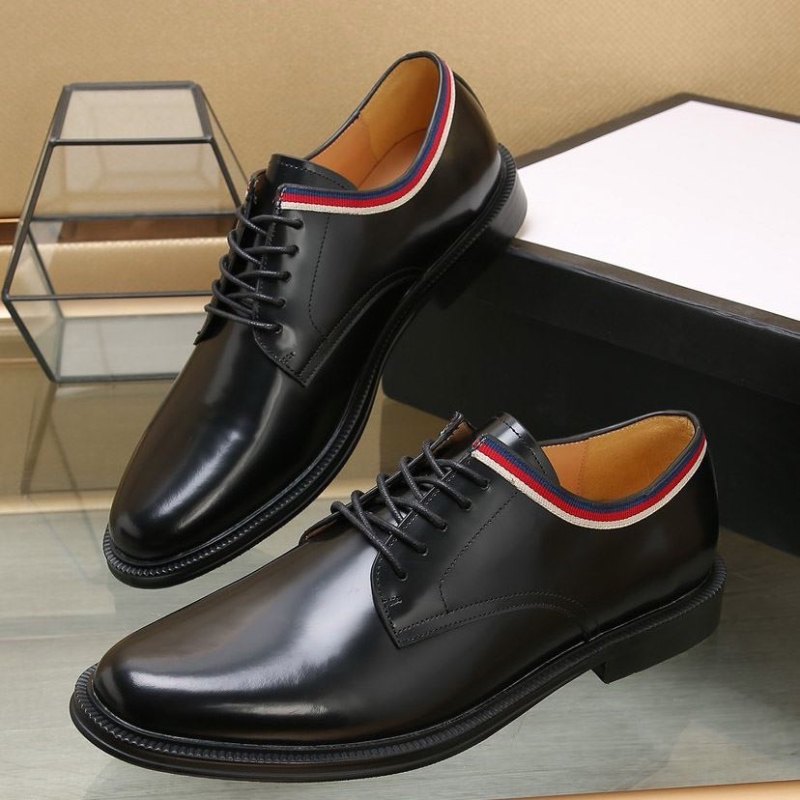 G*u*i leather shoes